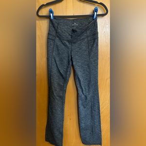 Athleta straight leg leggings - small
